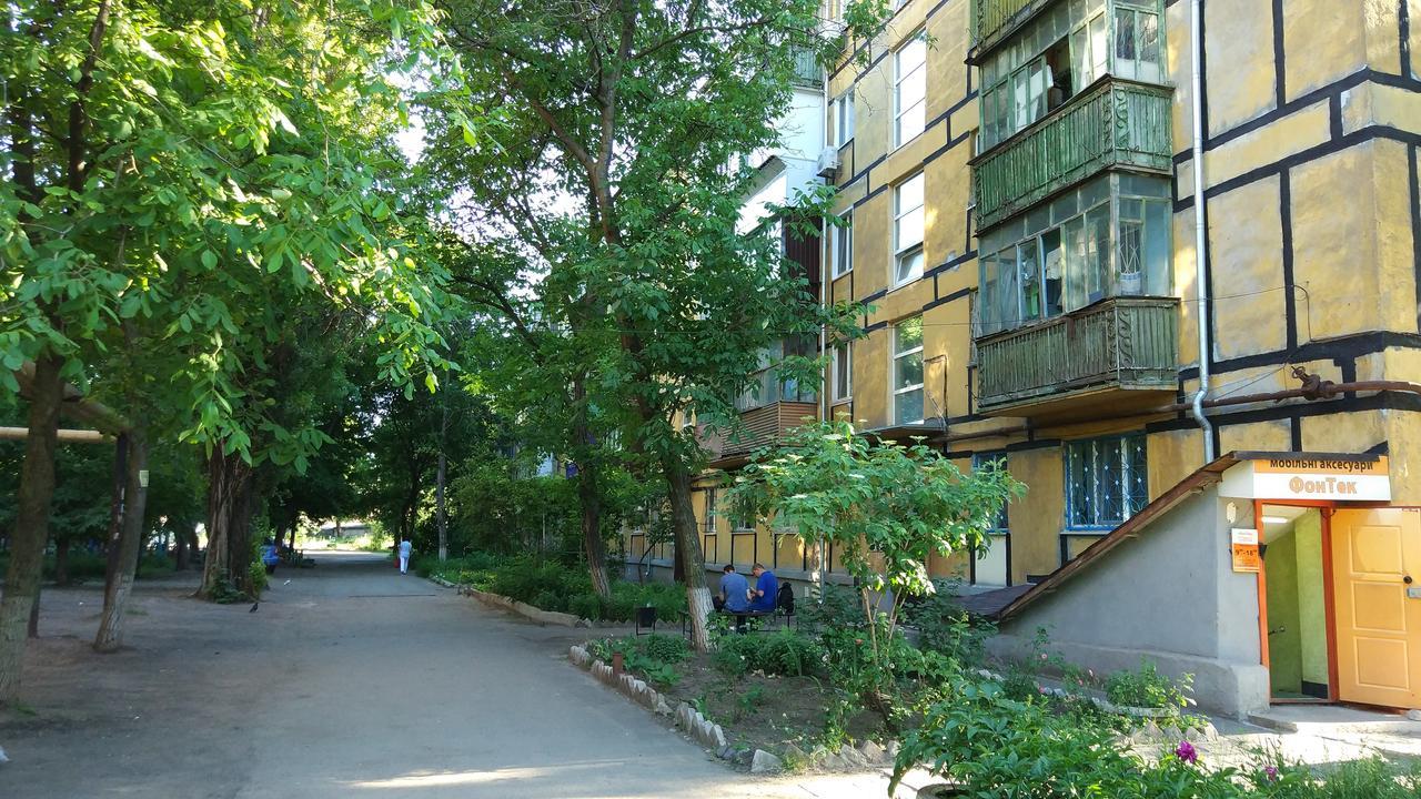 Двухкомнатные Апартаменты Центр Mystetsʹka 3 Kr Apartments Krivoy Rog Εξωτερικό φωτογραφία
